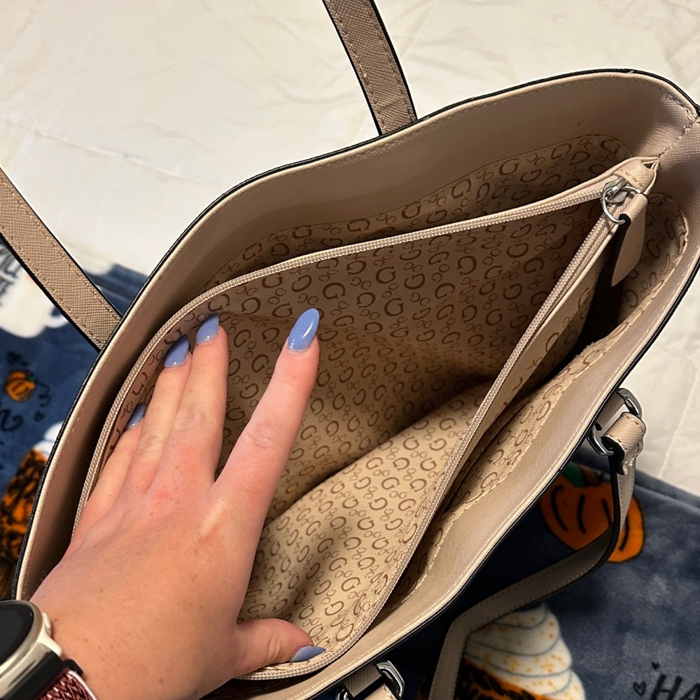 Guess Dark Brown and Cream Tote Bag - Picture 3 of 7